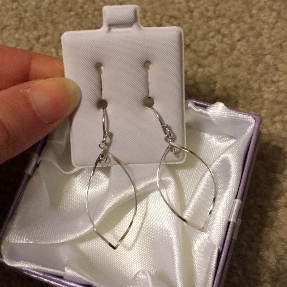 dangle earrings